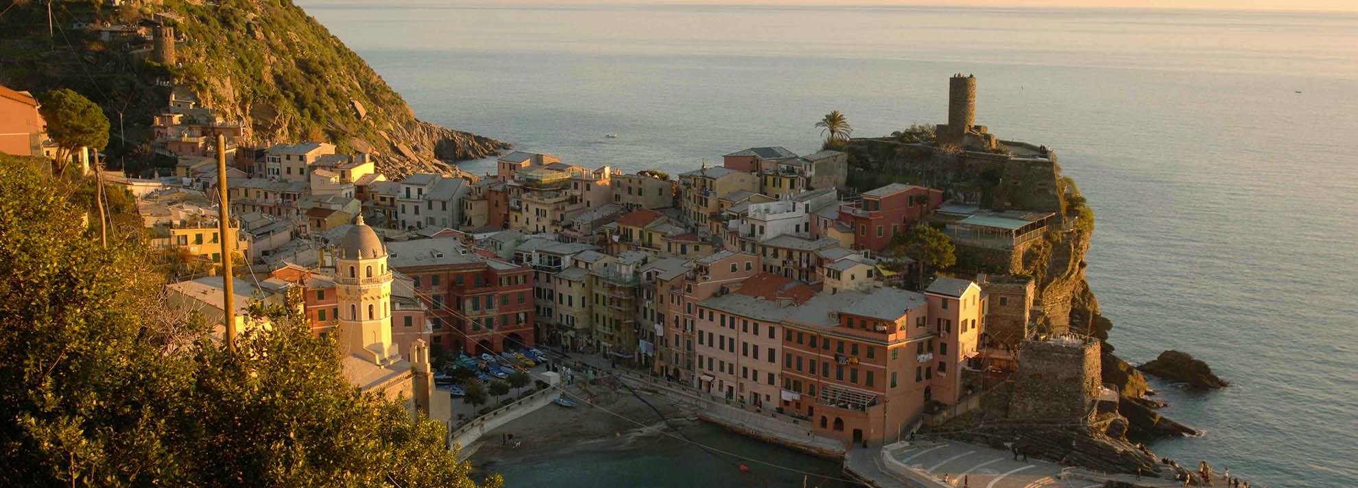Cinque Terre: an exclusive love postcard