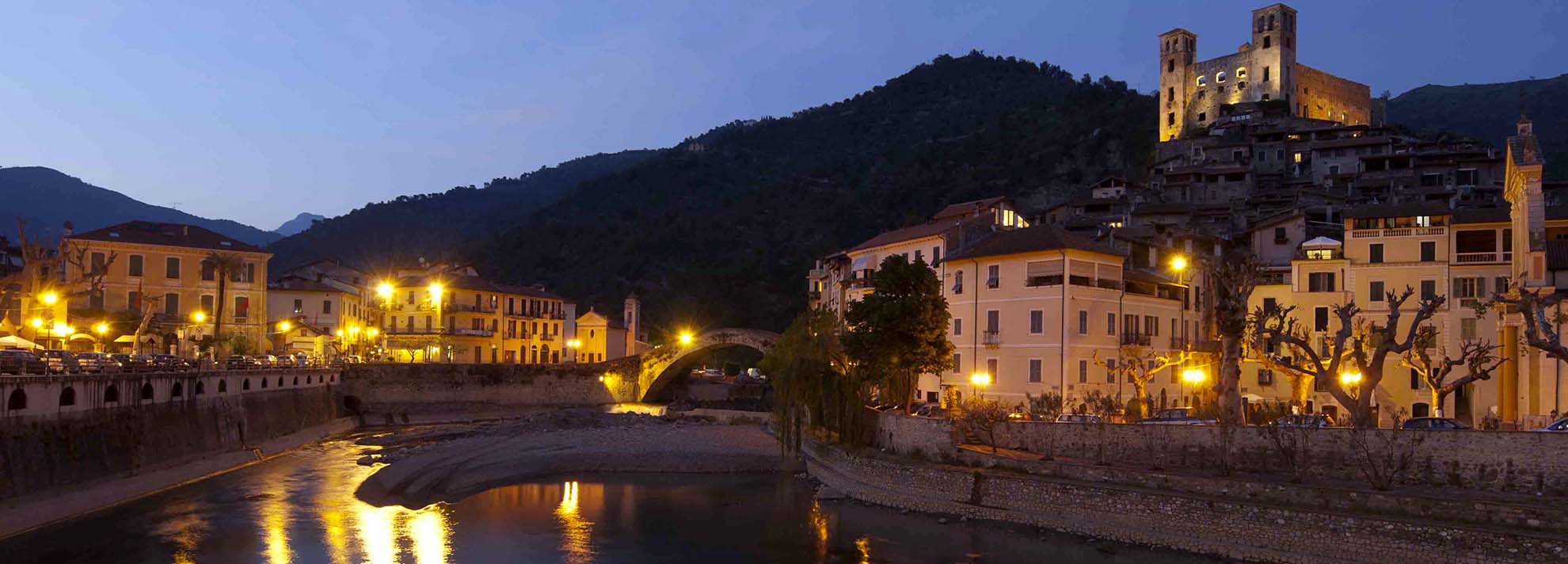 Promise of love in Dolceacqua. An enchanted place to experience love.