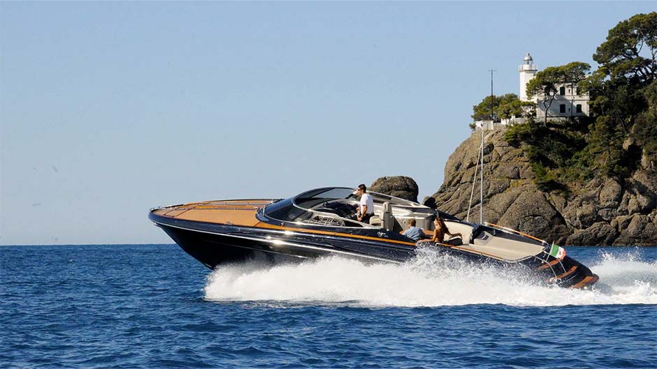 In motor yatch da Portofino con il personal skipper