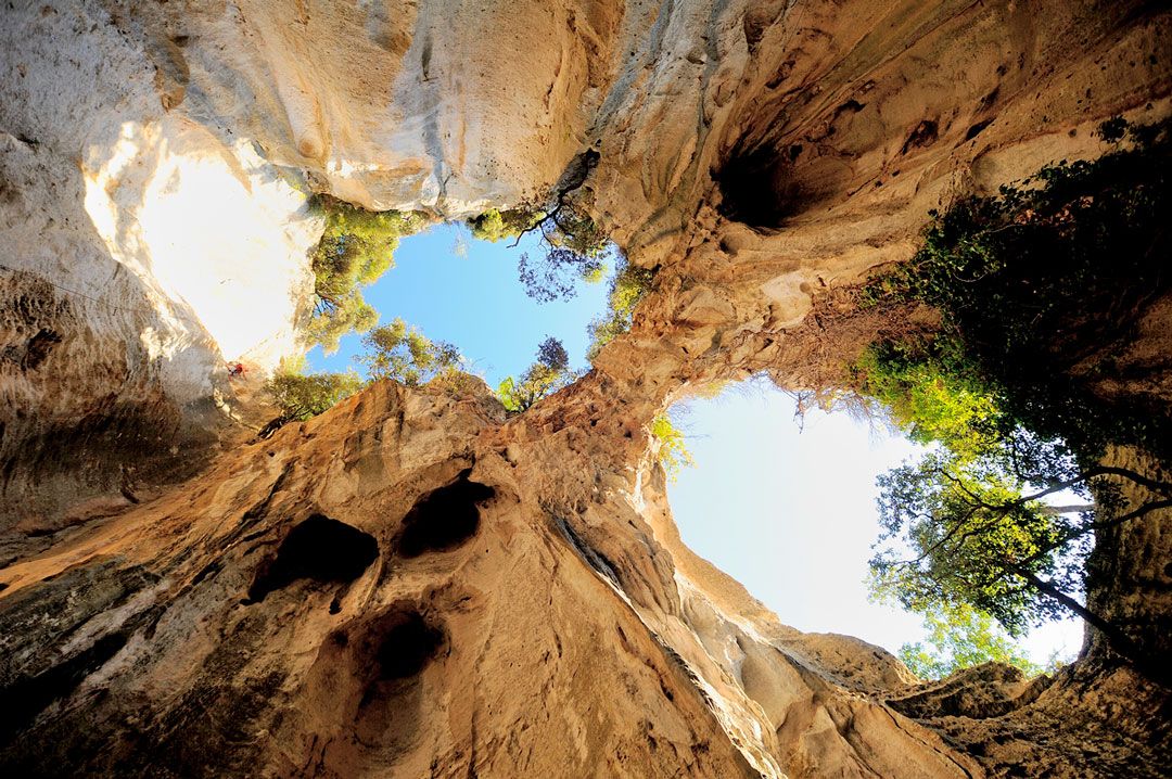 Abseiling – Escursione con corda doppia alla grotta dell’Edera – Finale Ligure
