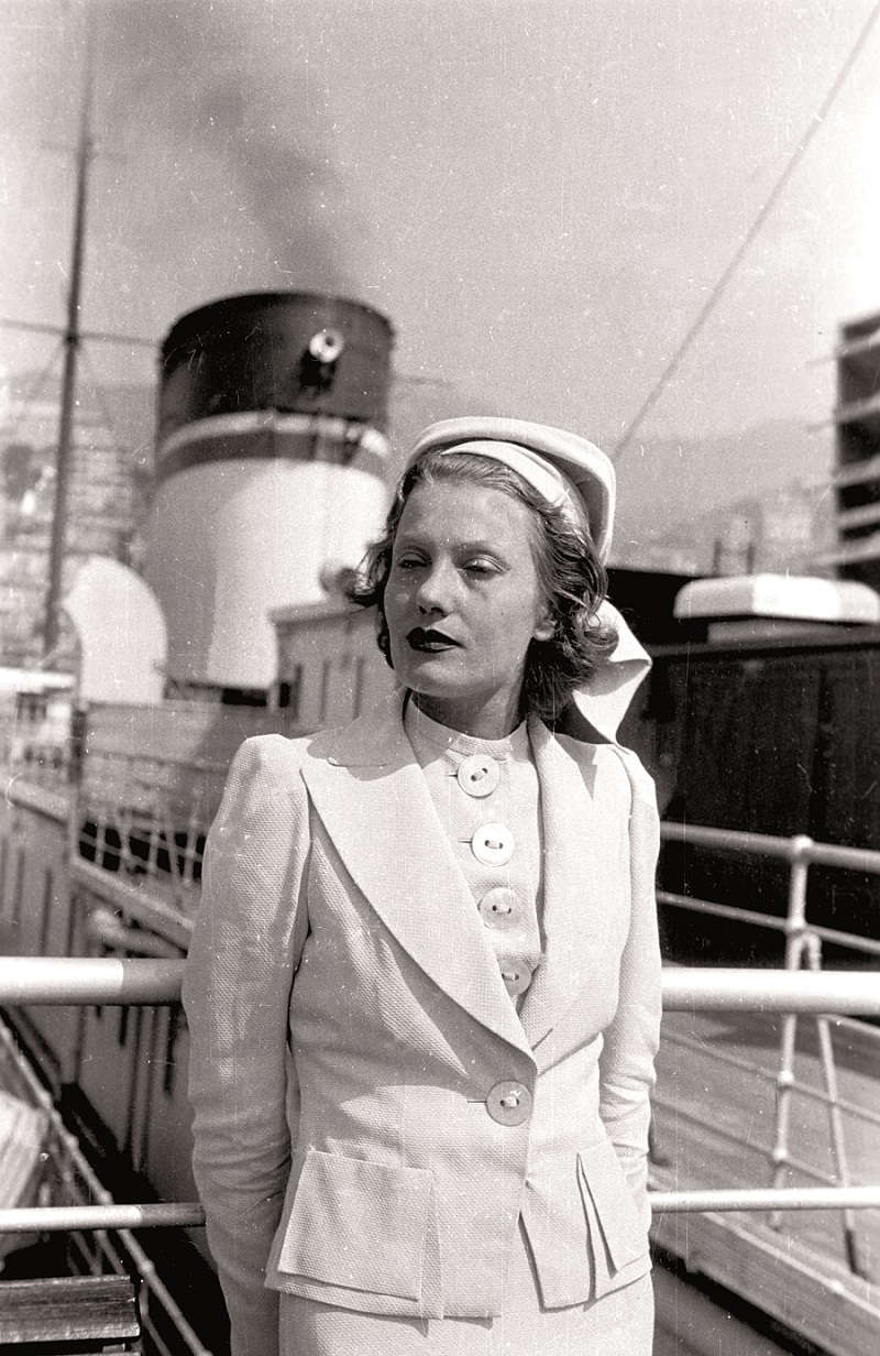 Agosto 1937L’attrice Isa Miranda sul Transatlantico REX presso la Stazione Marittima di Genova