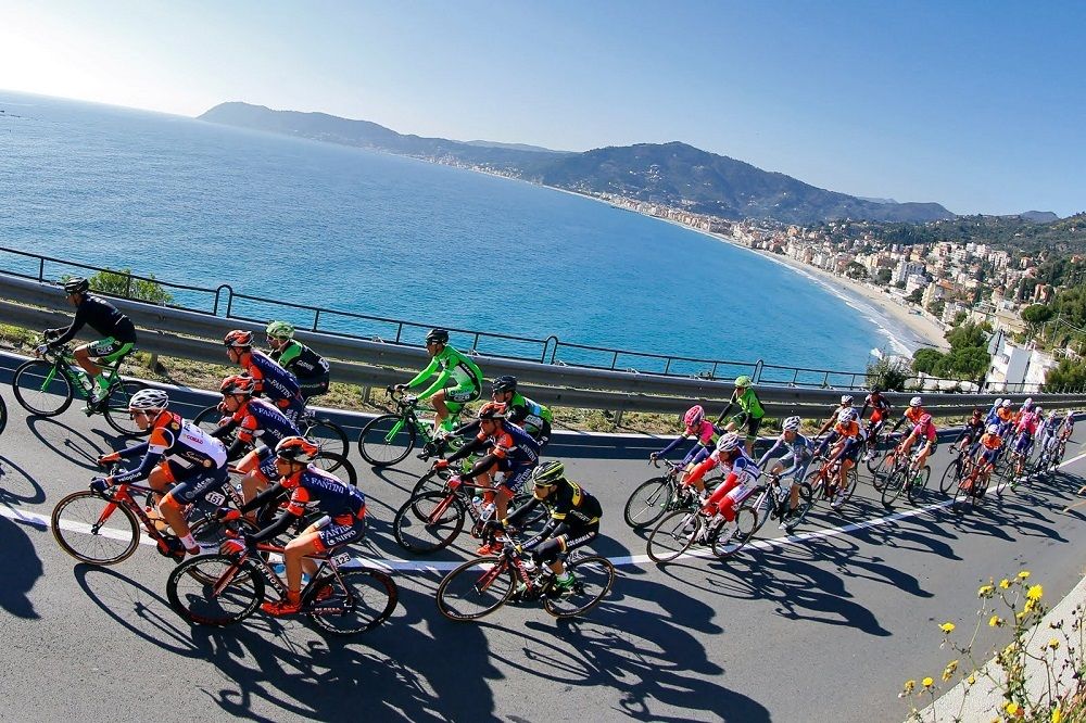 Pedaling: the 5 places where you can find the cycling Pros in Liguria