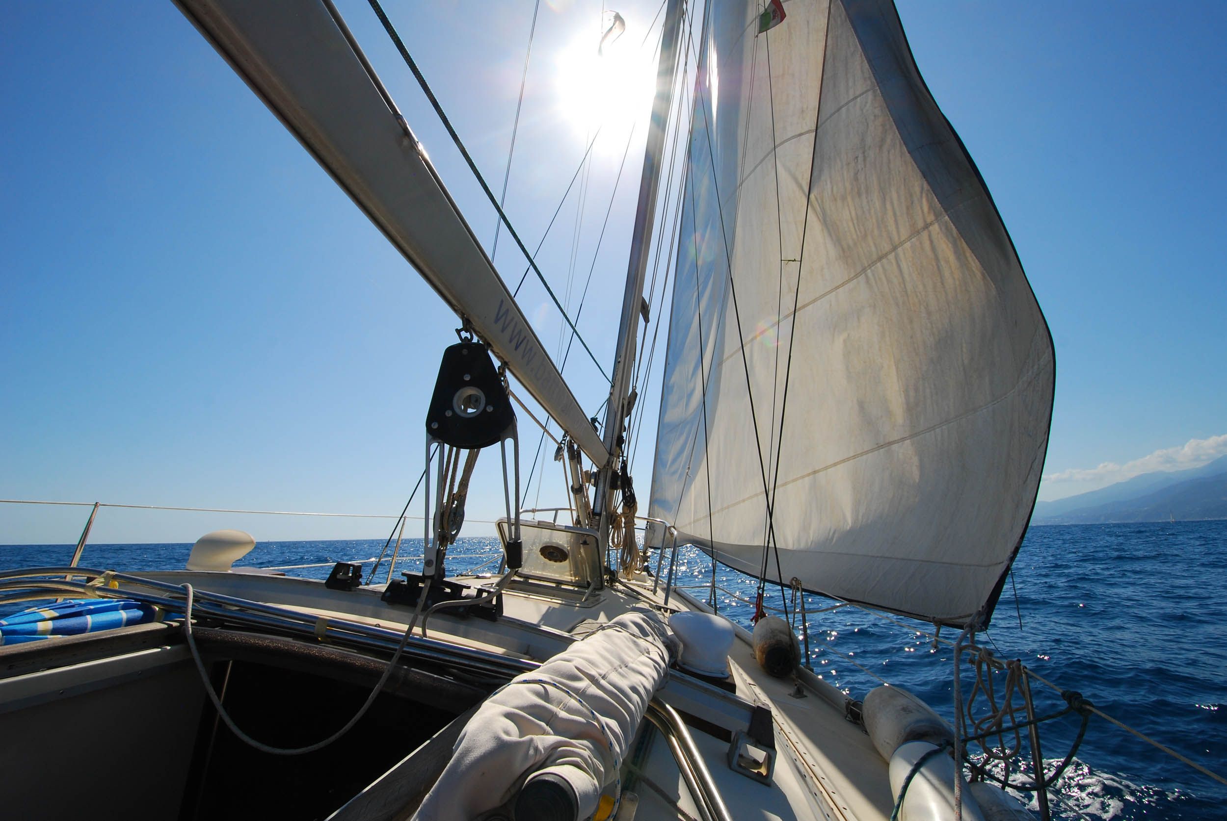 “The azure day” – sailing along the Cinque Terre coast