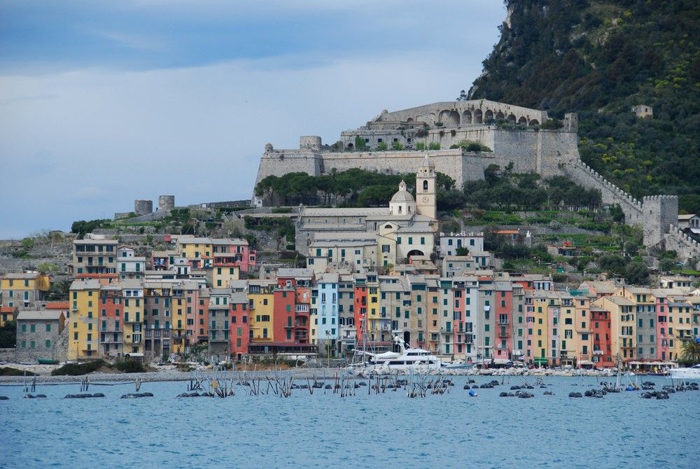 Boat tour with APERICENA in the Gulf: Living a stunning sunset in Portovenere and its surrounding islands
