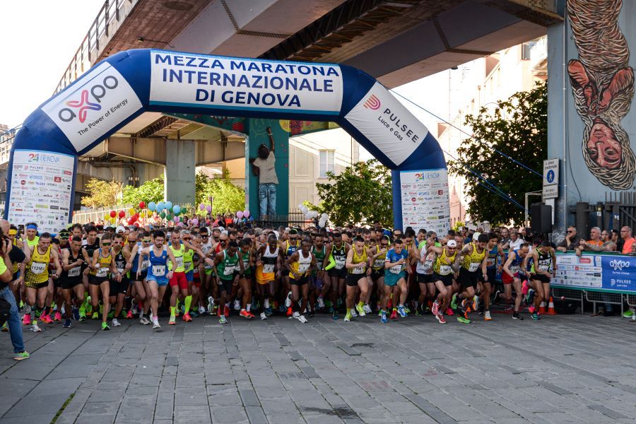 Partenza della mezza maratona Genova 2024